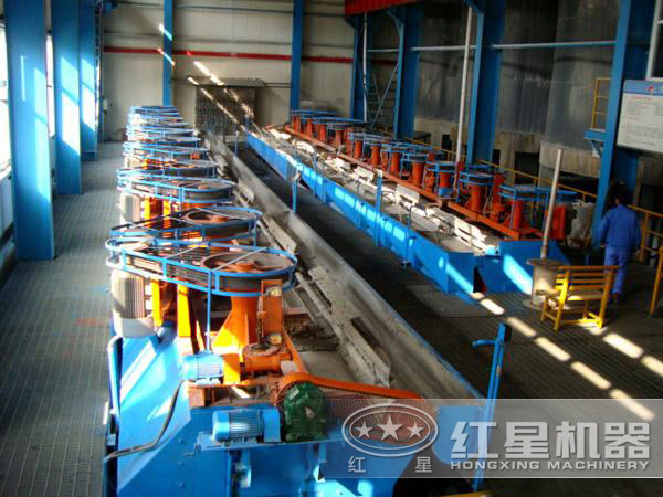 山西金礦浮選設(shè)備生產(chǎn)線現(xiàn)場:浮選機(jī) 山西金礦浮選設(shè)備生產(chǎn)線現(xiàn)場:浮選機(jī)