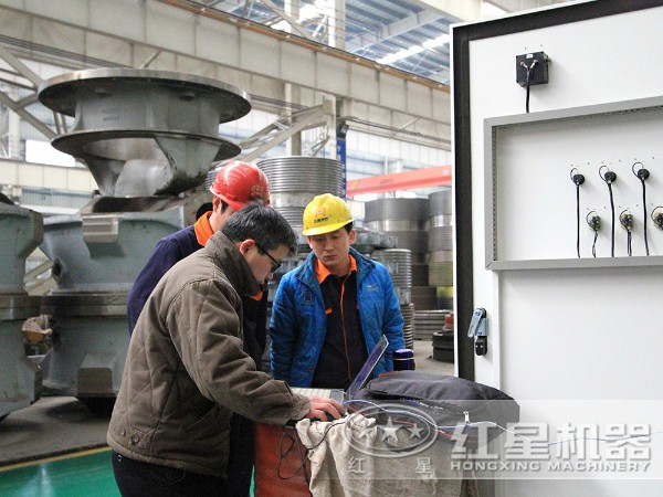 300目以上磨粉設(shè)備匠心做工，生產(chǎn)現(xiàn)場(chǎng)