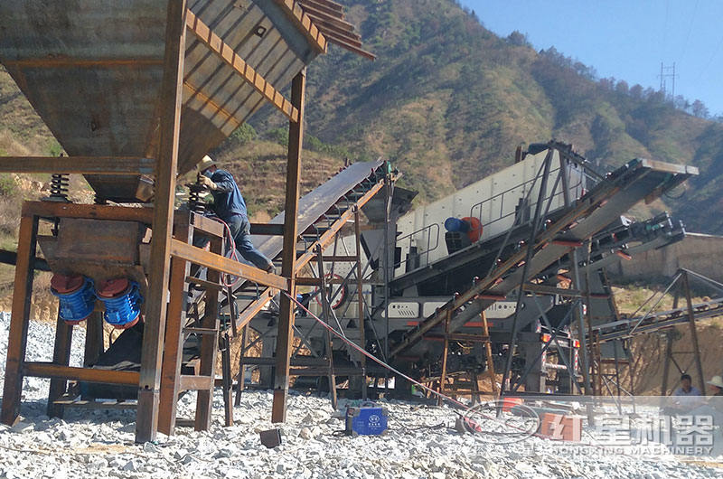流動(dòng)石子加工機(jī)作業(yè)現(xiàn)場(chǎng)圖片 流動(dòng)石子加工機(jī)作業(yè)現(xiàn)場(chǎng)圖片