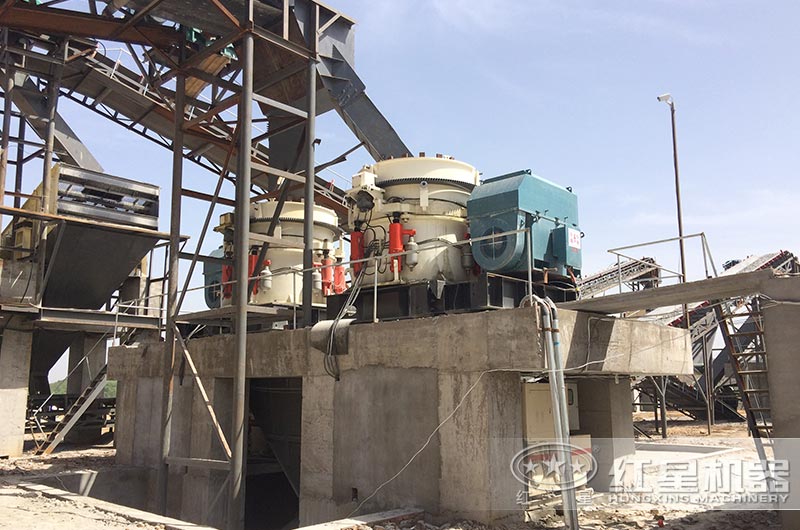 配置2臺圓錐破碎機 配置2臺圓錐破碎機