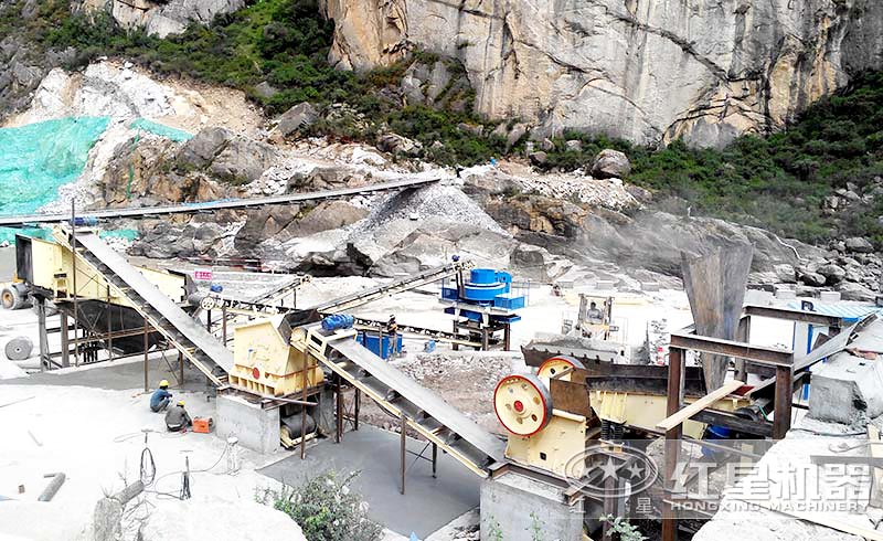 河卵石破碎現場 河卵石破碎現場