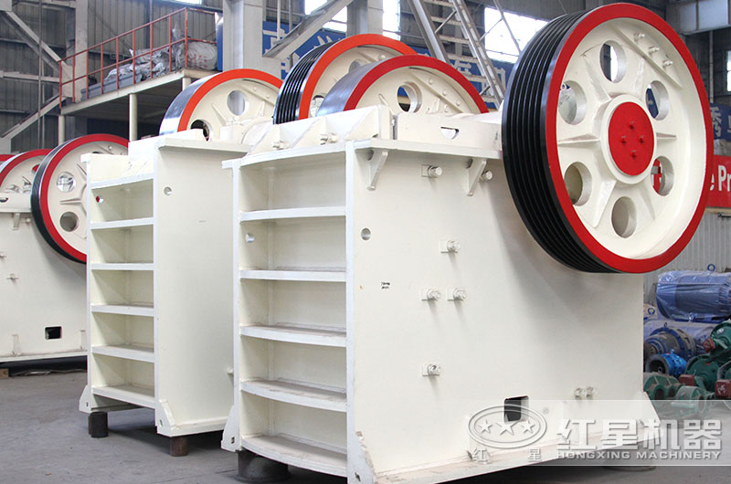 顎式碎石機(jī)圖片 顎式碎石機(jī)圖片