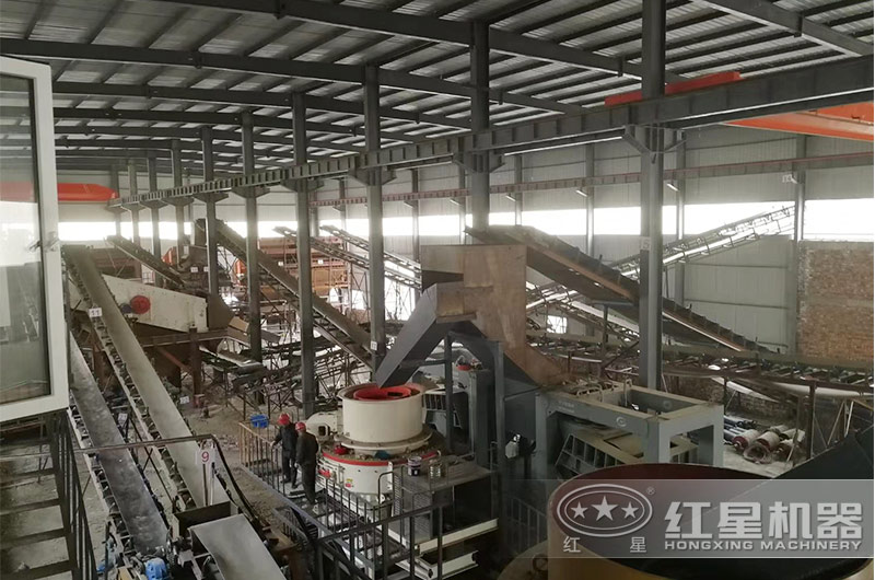 河卵石碎石制砂生產(chǎn)客戶現(xiàn)場 河卵石碎石制砂生產(chǎn)客戶現(xiàn)場